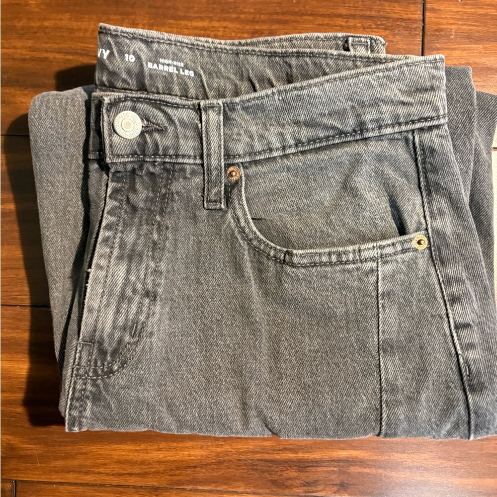 Old Navy Dark Gray High-Rise Barrel Leg Jeans - Picture 6 of 6